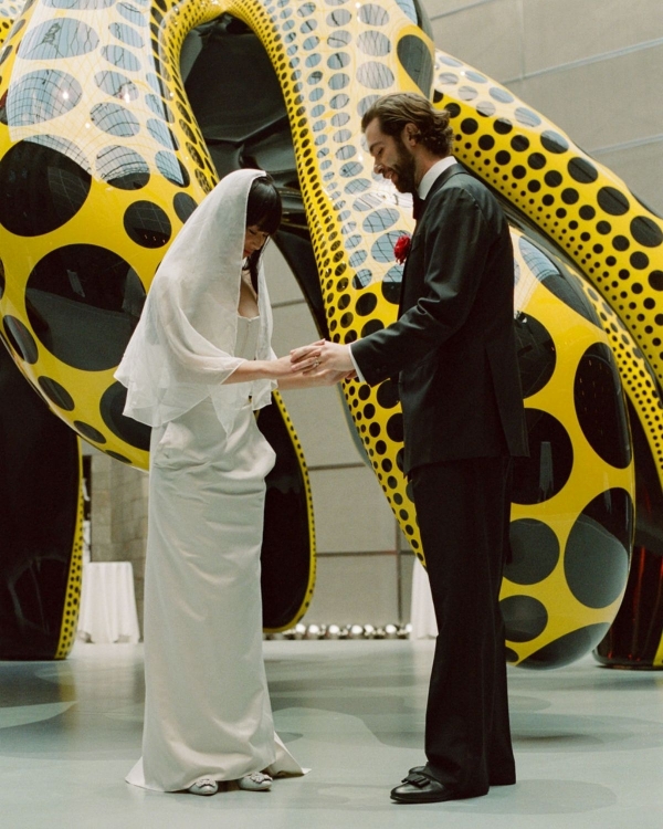 Inside a Daringly Colorful & Cool Wedding at a Melbourne Art Gallery