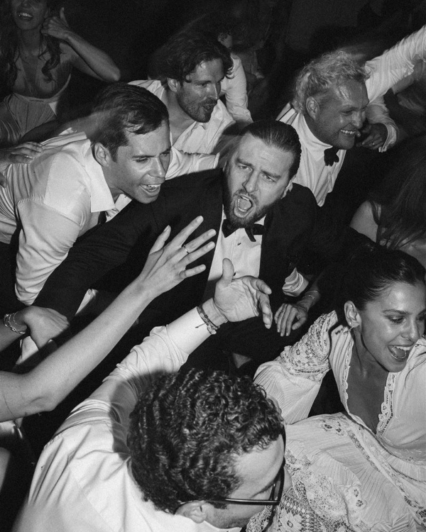 55 Must-Have Wedding Photos that Tell Your Love Story Perfectly