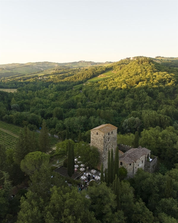 A Danielle Frankel Bride’s Tuscan Wedding in a Medieval Castle