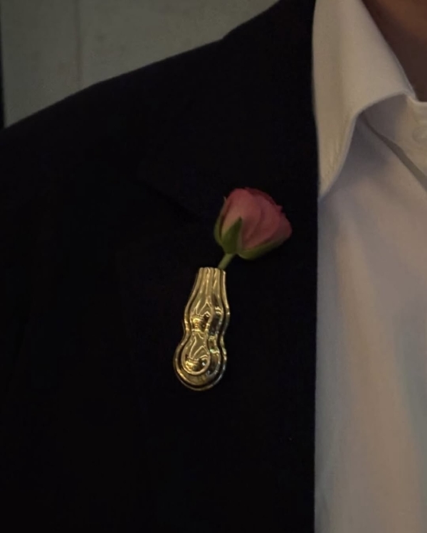 30 Cool Boutonnière Ideas for Grooms That Are Anything But Boring