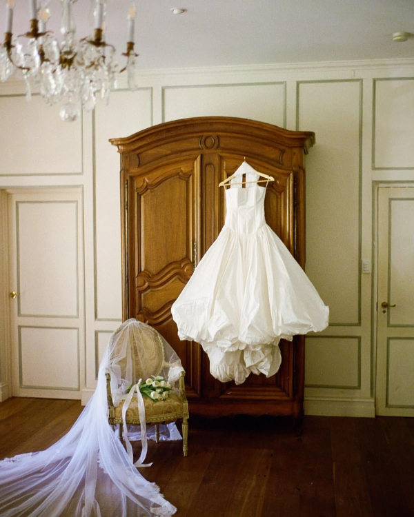 45 Must-Have Getting Ready Wedding Photos That Capture the Magic