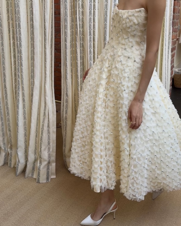 9 Genius Styling Hacks Bridal Stylists Swear By