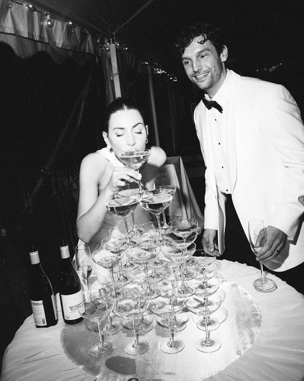 6 Expert Tips for Effortless, Natural Wedding Photos You’ll Actually Love