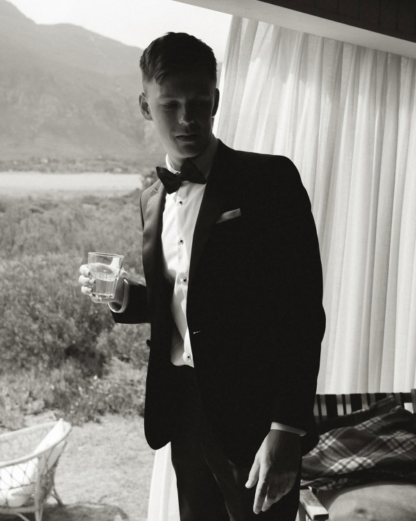 50 Must-Save Wedding Portrait Ideas for the Modern Groom