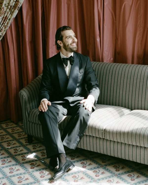 Inside a Daringly Colorful & Cool Wedding at a Melbourne Art Gallery