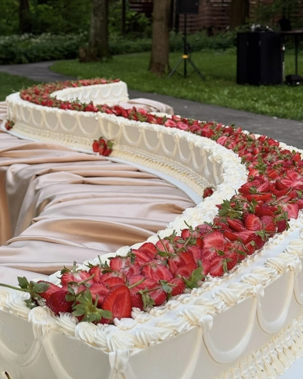 7 Game-Changing AI Tools to Simplify & Elevate Your Wedding Planning