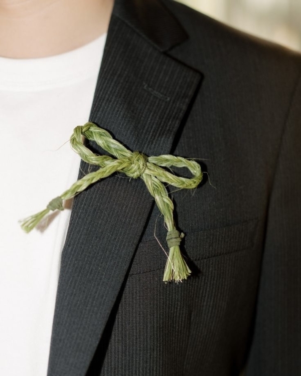 30 Cool Boutonnière Ideas for Grooms That Are Anything But Boring