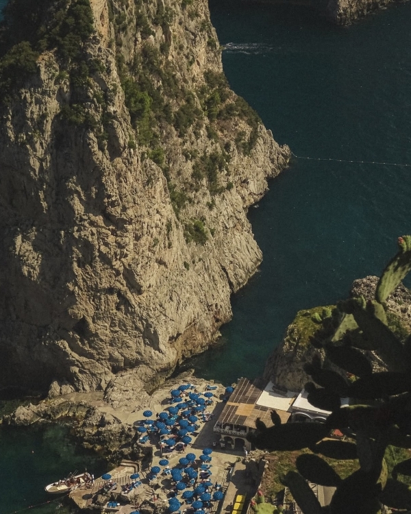 7 Best Beach Clubs in Italy for a Chic ‘La Dolce Vita’ Summer