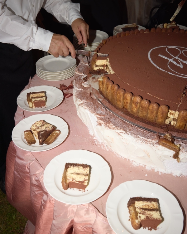 A Danielle Frankel Bride’s Tuscan Wedding in a Medieval Castle