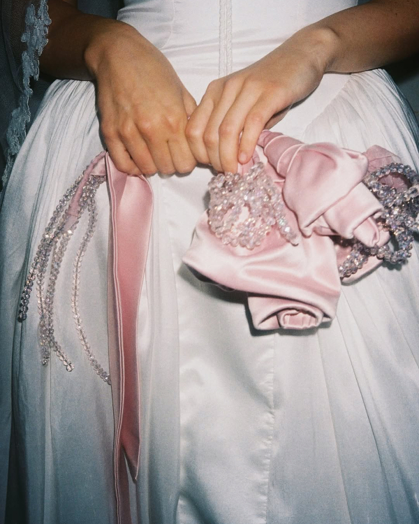 9 Stylish Bouquet Trends We're Loving for Brides Right Now