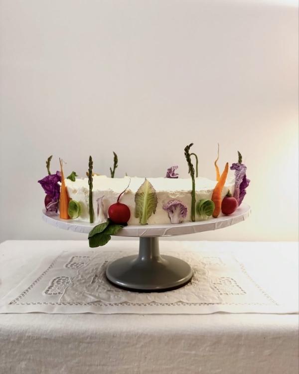 Trend: Vegetable-Decorated Wedding Cakes