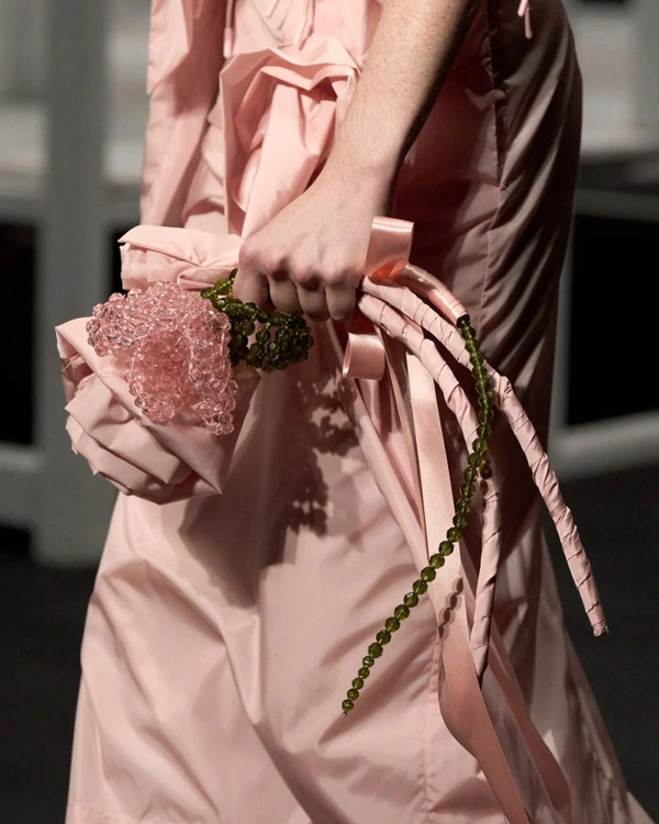 9 Stylish Bouquet Trends We're Loving for Brides Right Now