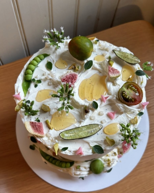 Trend: Vegetable-Decorated Wedding Cakes