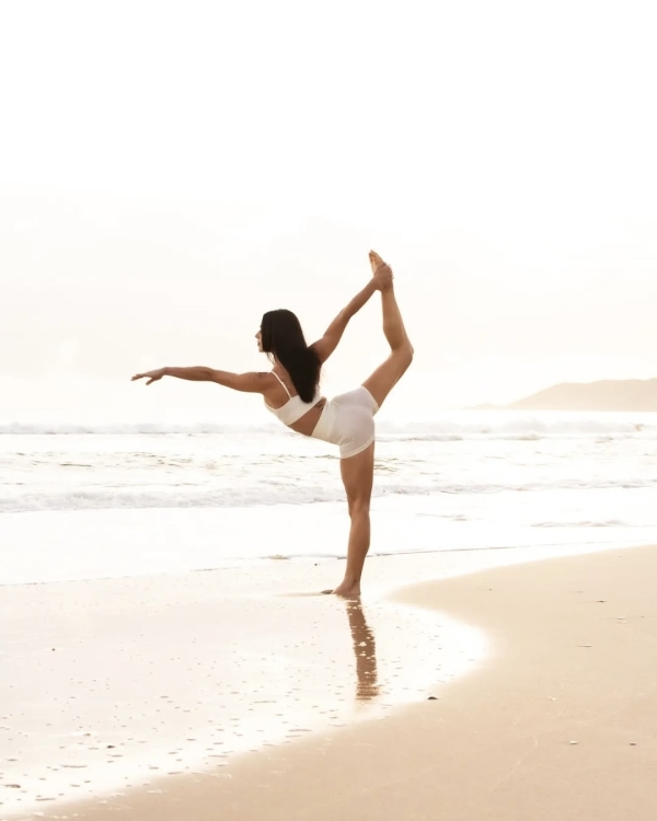 10 Fitness Influencers to Follow for Pre-Wedding At-Home Workouts