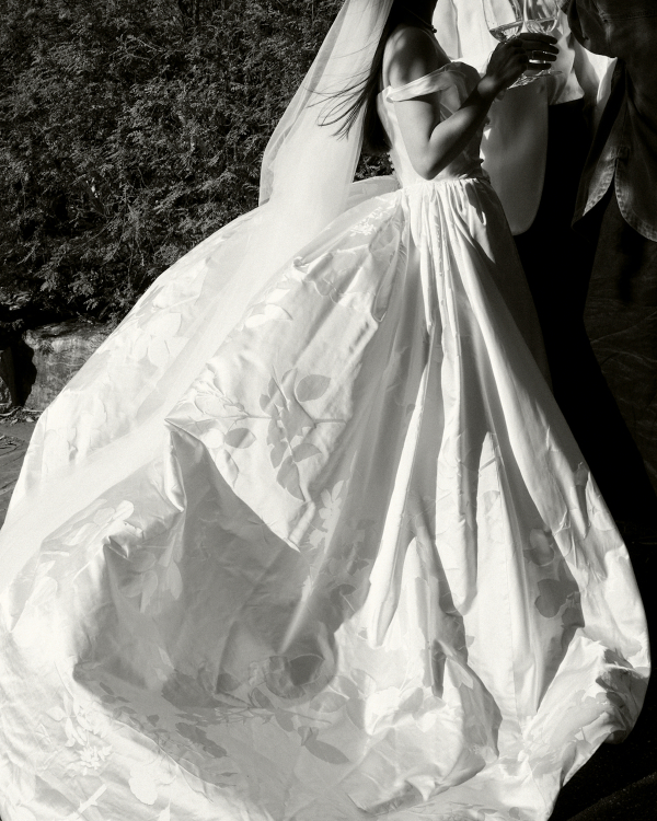 Inside a Daringly Colorful & Cool Wedding at a Melbourne Art Gallery