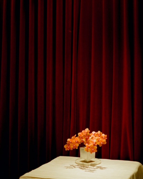 Inside a Daringly Colorful & Cool Wedding at a Melbourne Art Gallery