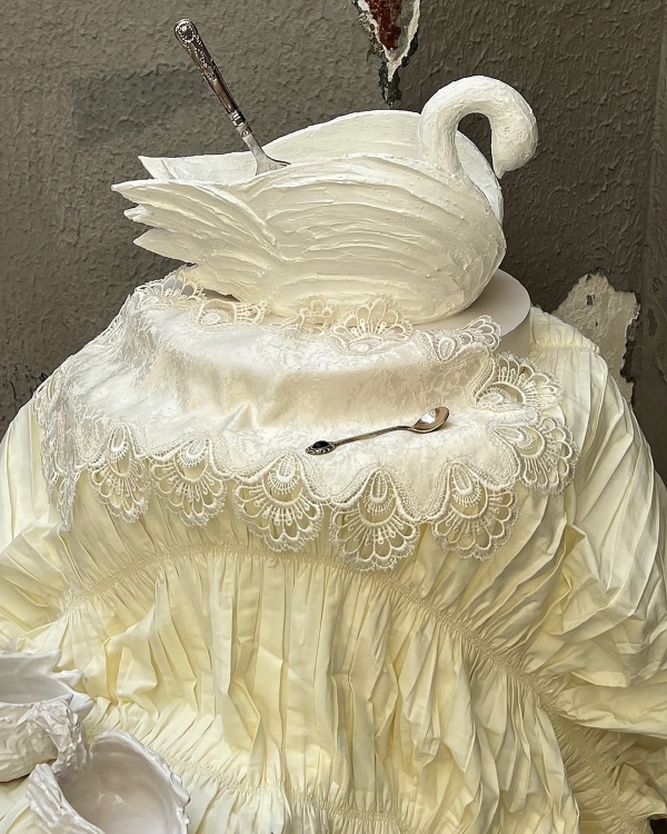 Trend: Swan-Inspired Wedding Décor