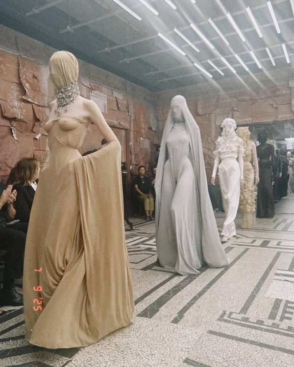 12 Chic Trends from Paris Couture Fall 2025 to Inspire Your Bridal Style