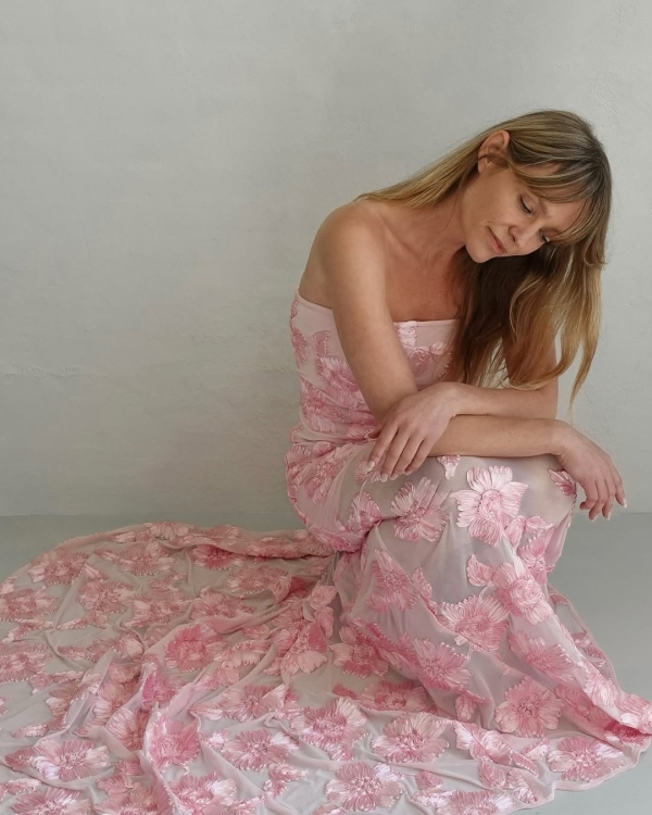 40 Chic Wedding Guest Dresses Perfect for a Destination Wedding in Europe