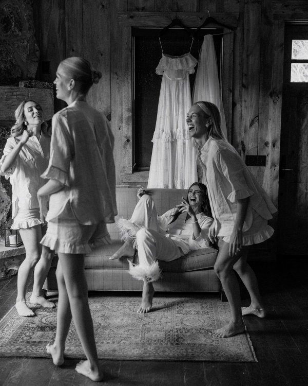 45 Must-Have Getting Ready Wedding Photos That Capture the Magic
