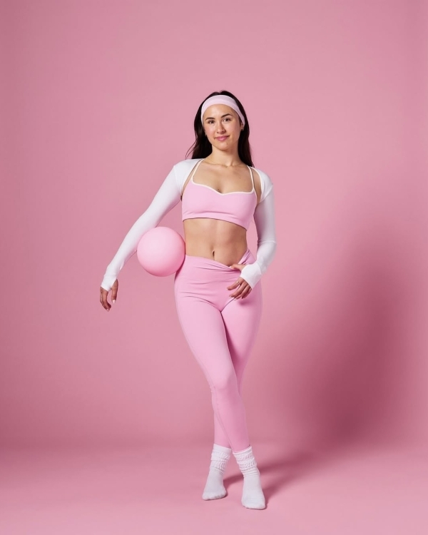 10 Fitness Influencers to Follow for Pre-Wedding At-Home Workouts