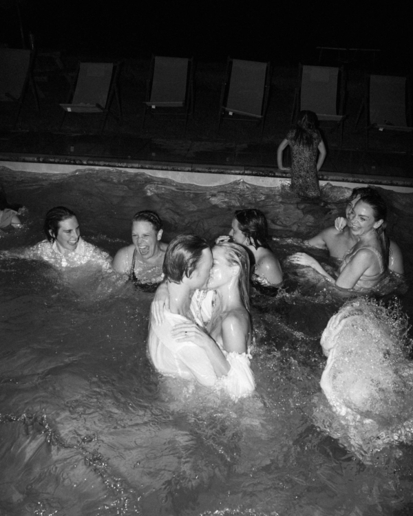 55 Must-Have Wedding Photos that Tell Your Love Story Perfectly