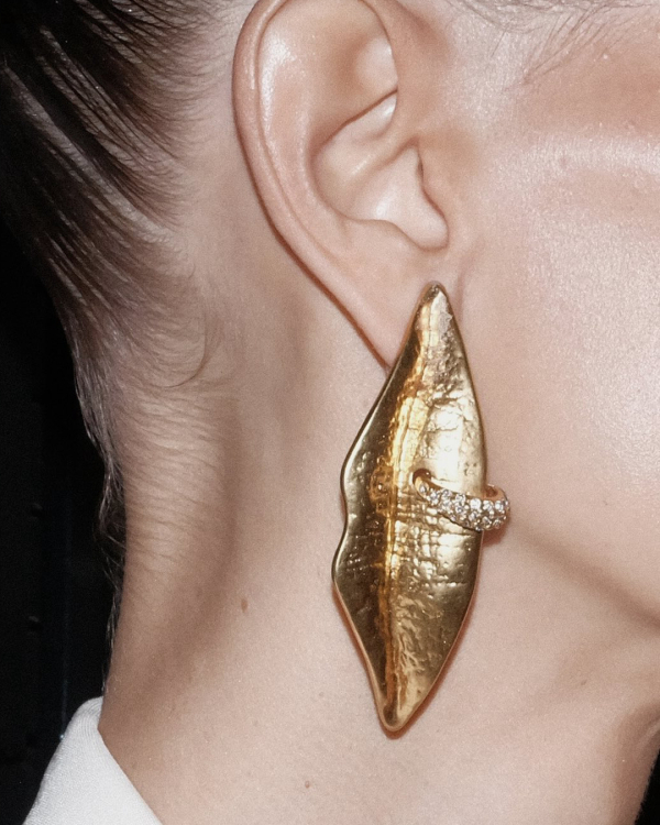 The Chicest Earrings to Match Every Wedding Dress Neckline & Hairstyle