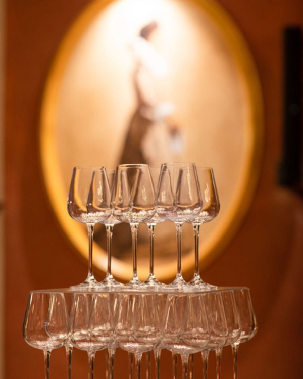 Planning a Wedding in Tuscany? Discover Why Il Borgo di Vignamaggio is the Dream Venue