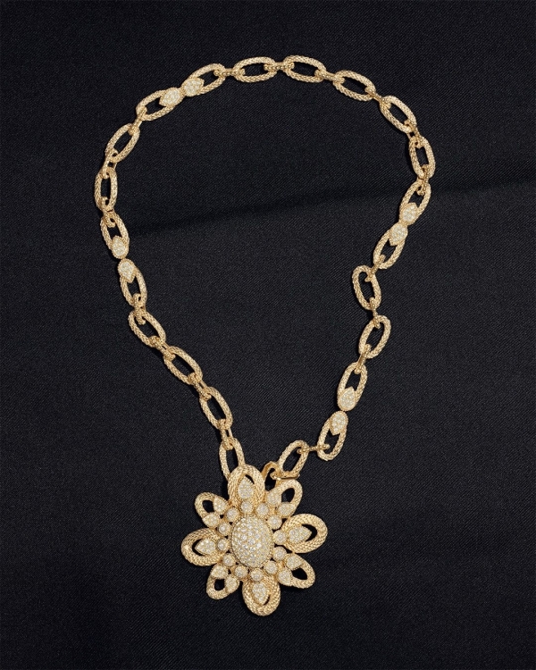 25 Best Famous Jewelry Brands | Top of the Most Expensive, High End Jewelry | Popular, Trendy Brands