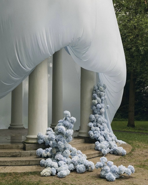 How to Use AI to Create Your Wedding Day Timeline, Playlist, Seating Chart & More