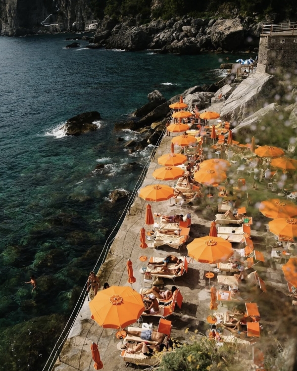 7 Best Beach Clubs in Italy for a Chic ‘La Dolce Vita’ Summer