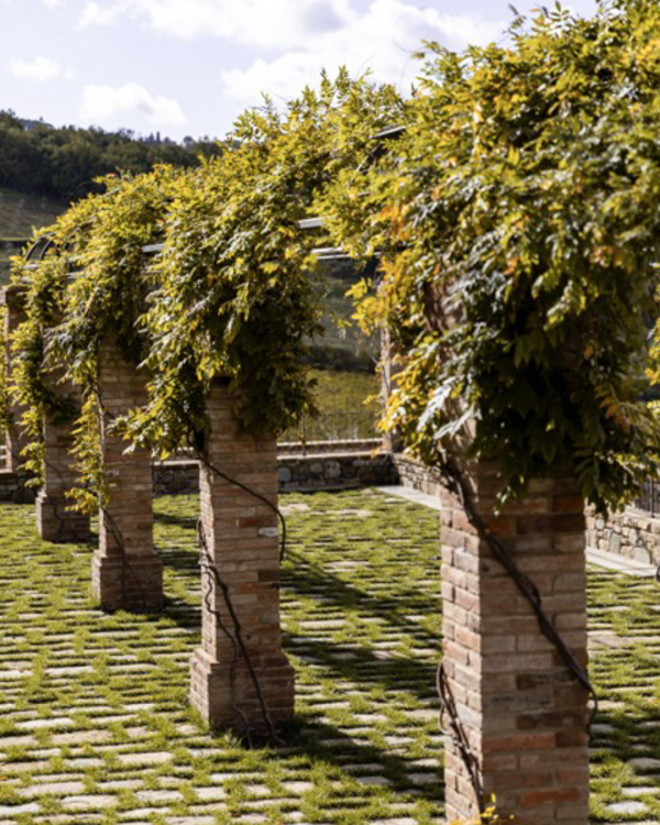 Planning a Wedding in Tuscany? Discover Why Il Borgo di Vignamaggio is the Dream Venue