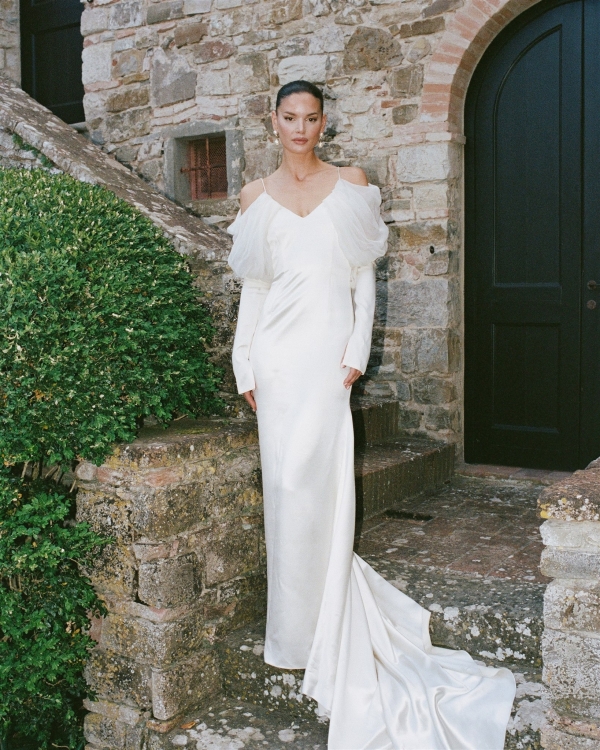 A Danielle Frankel Bride’s Tuscan Wedding in a Medieval Castle