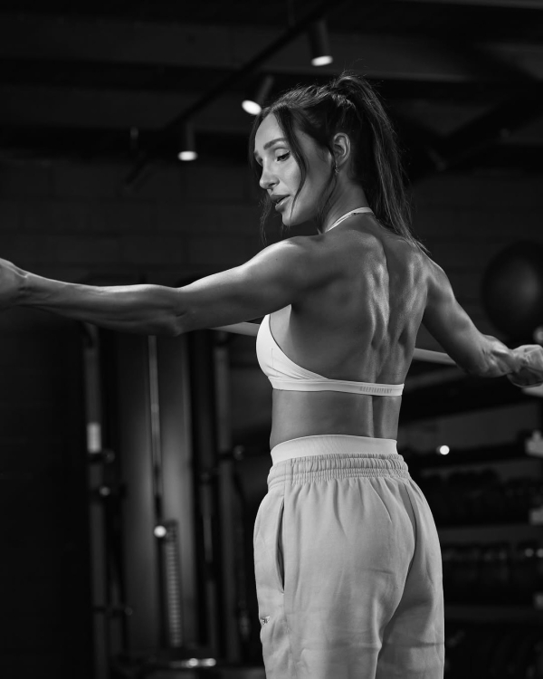10 Fitness Influencers to Follow for Pre-Wedding At-Home Workouts