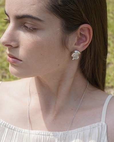 Top Minimalist Wedding Earrings | Best Modern Bridal Jewelry