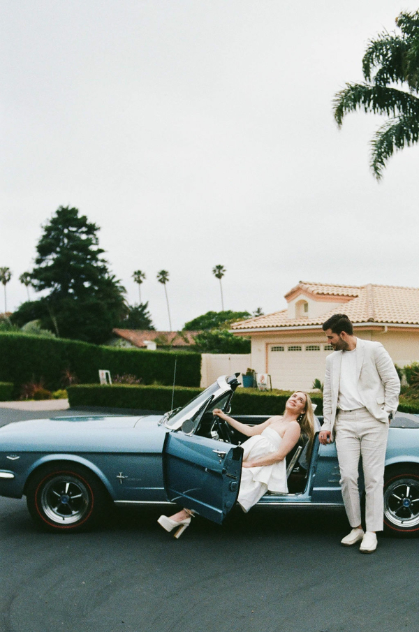 Chic pre-wedding shoot in Santa-Barbara
