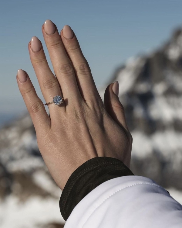 Instagram Engagement Announcement Ideas | Ring Selfie | How to Take Picture of Engagement Ring