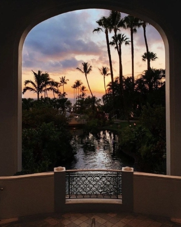 9 Must-Visit Places on Your Hawaiian Honeymoon