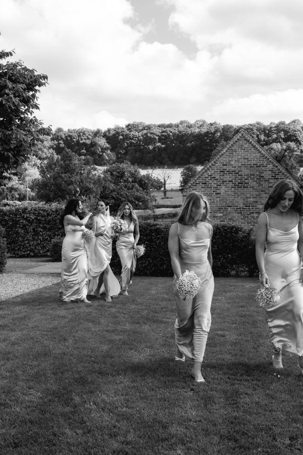 Cozy Wedding at Primrose Hill Farm | Interview with the real bride about planning, finding the dress and coping with anxiety