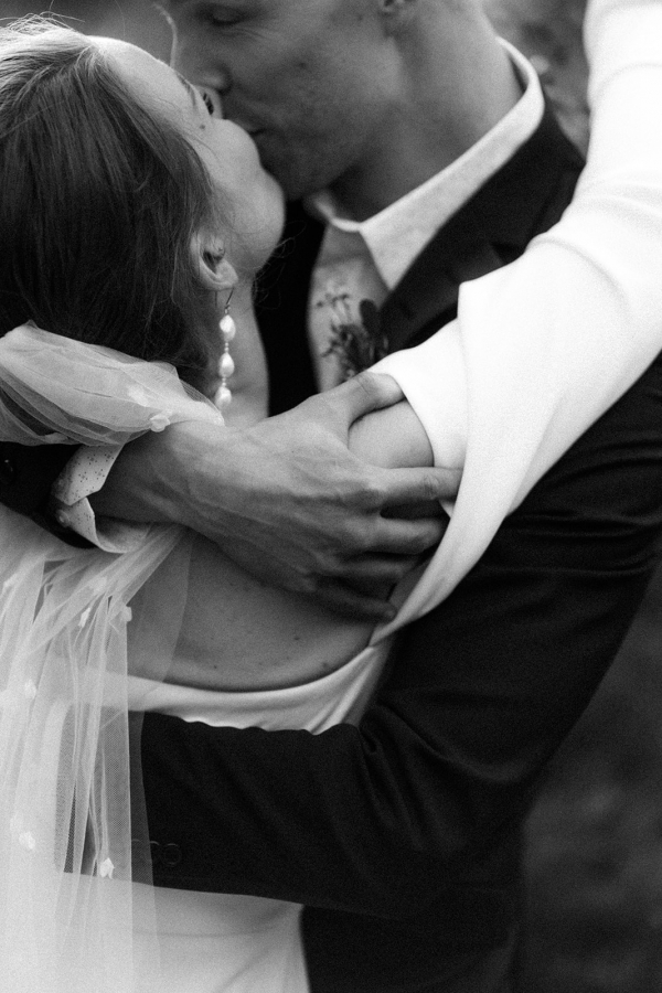 Minna Katie Captures the Essence of Spring Love