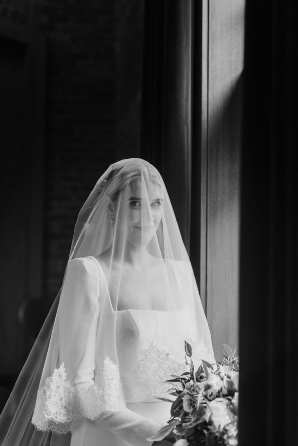 Morning Wedding in the Romantic Rain, Photo