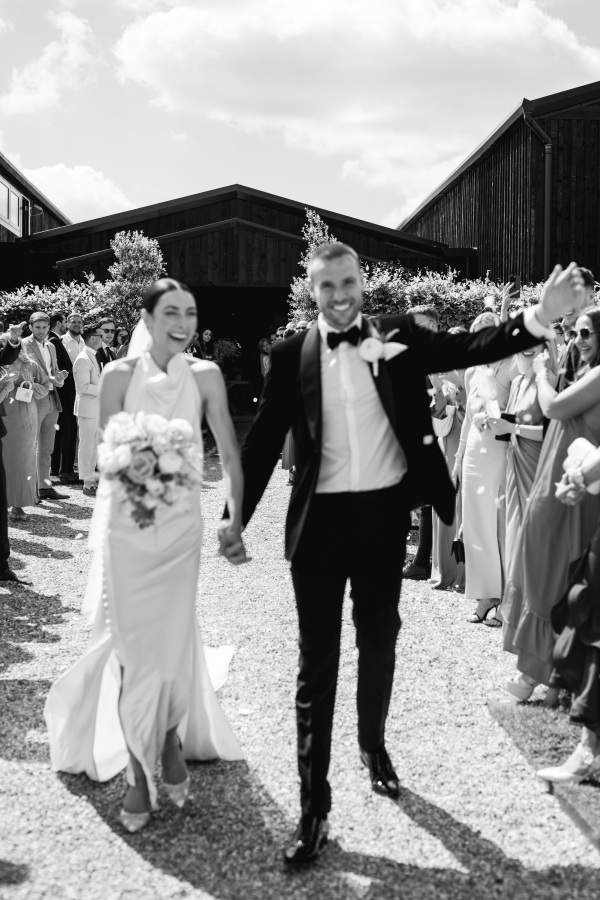 Cozy Wedding at Primrose Hill Farm | Interview with the real bride about planning, finding the dress and coping with anxiety