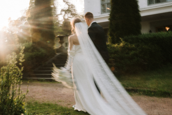 Minna Katie Captures the Essence of Spring Love