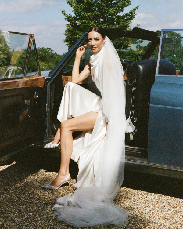 Cozy Wedding at Primrose Hill Farm | Interview with the real bride about planning, finding the dress and coping with anxiety