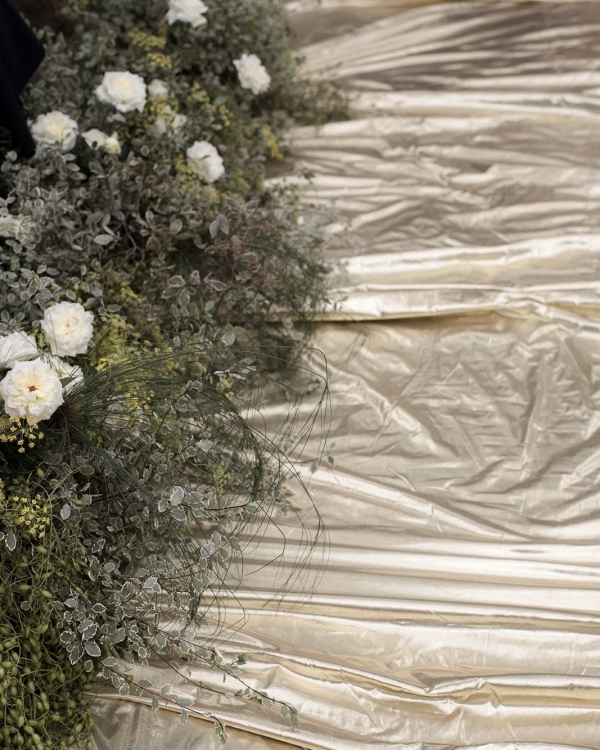 A Beautiful Wedding with Traditional Elements and Elegant Decor