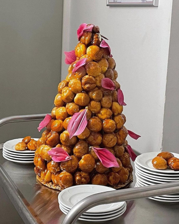 Trend: Croquembouche-Style Wedding Desserts