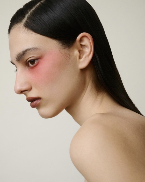 Beautiful Summer Makeup Trend for a Wedding Look | Sunset Blush, Berry Lips and Colorful Eyeliner
