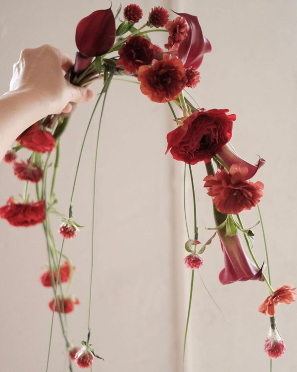Trend: Cascading Flower Bouquets