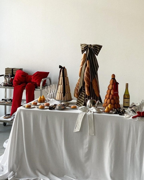 Trend: Croquembouche-Style Wedding Desserts