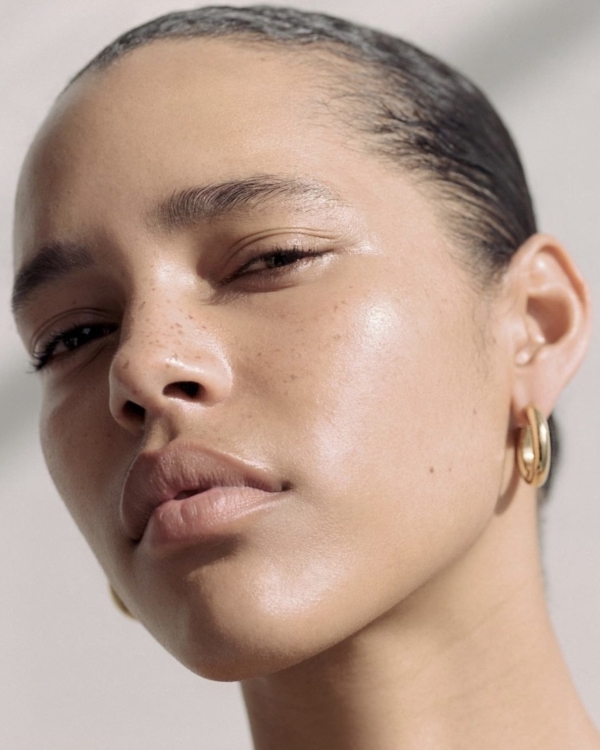 5 Must-Have at Home Skincare Tools | LED Mask, Cleansing Brush, Gua Sha